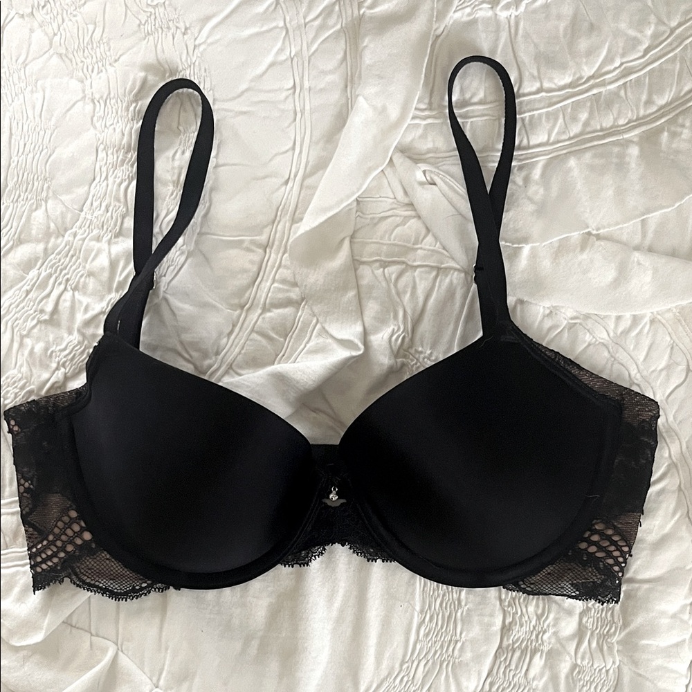 RARE Gorgeous Victoria’s Secret Lined Demi Size 32D Black/Nude with Embellishing
